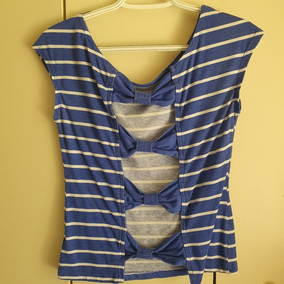 Blue & white striped bow crop top - Picture 1 of 3